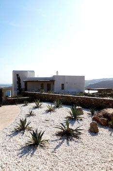 Villa Elia White