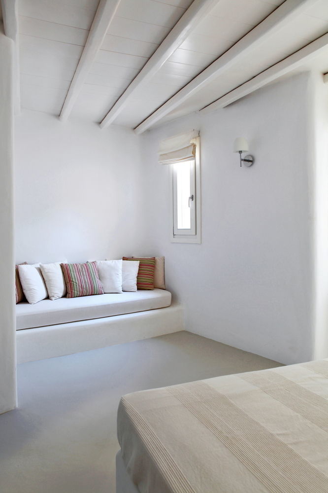 Villa Elia White