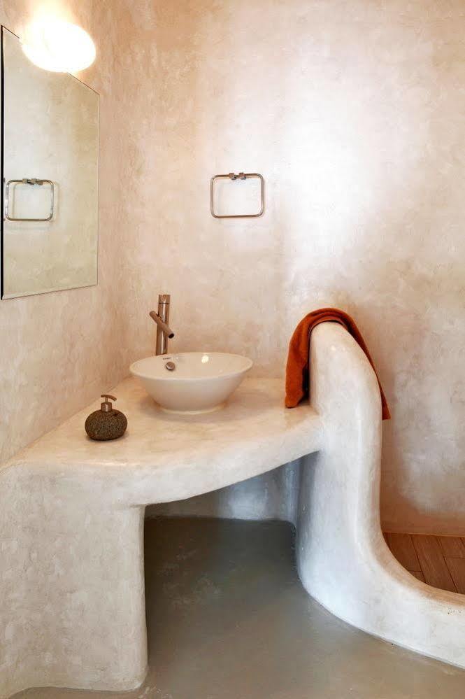 Villa Elia White